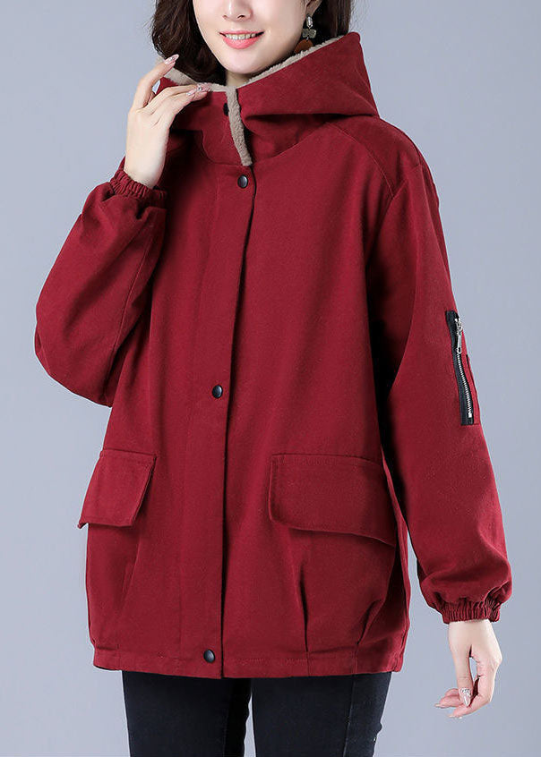 Chic und Stil | Oversized red hooded jacket with zipped fluffy wool lining winter