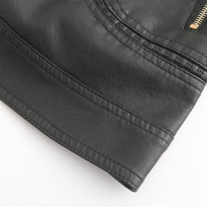 Chic und Stil | Elegant leather jacket for women in genuine leather