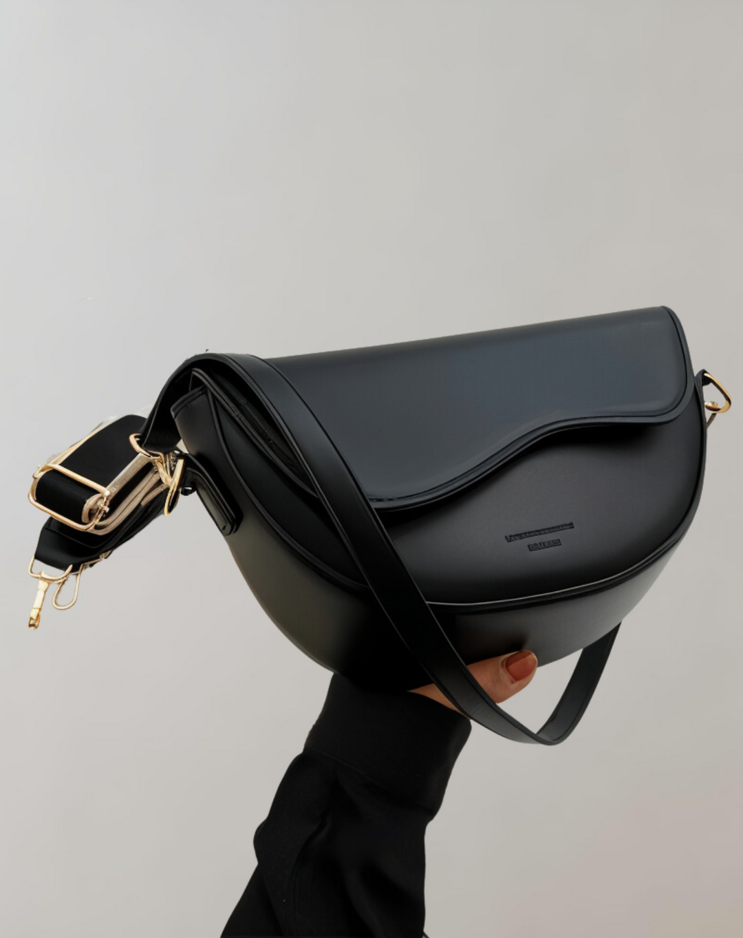 Lune London - Vegan leather shoulder bag for women | Fashion bag