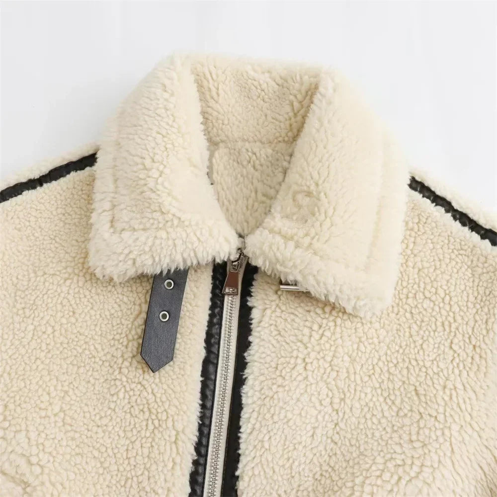 Lune London | Warm and soft Sherpa jacket with collar and zipper for winter