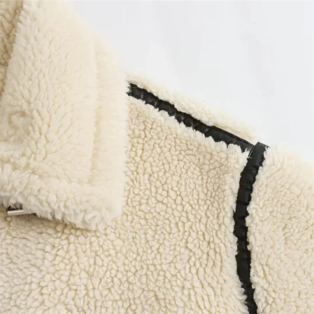 Lune London | Warm and soft Sherpa jacket with collar and zipper for winter