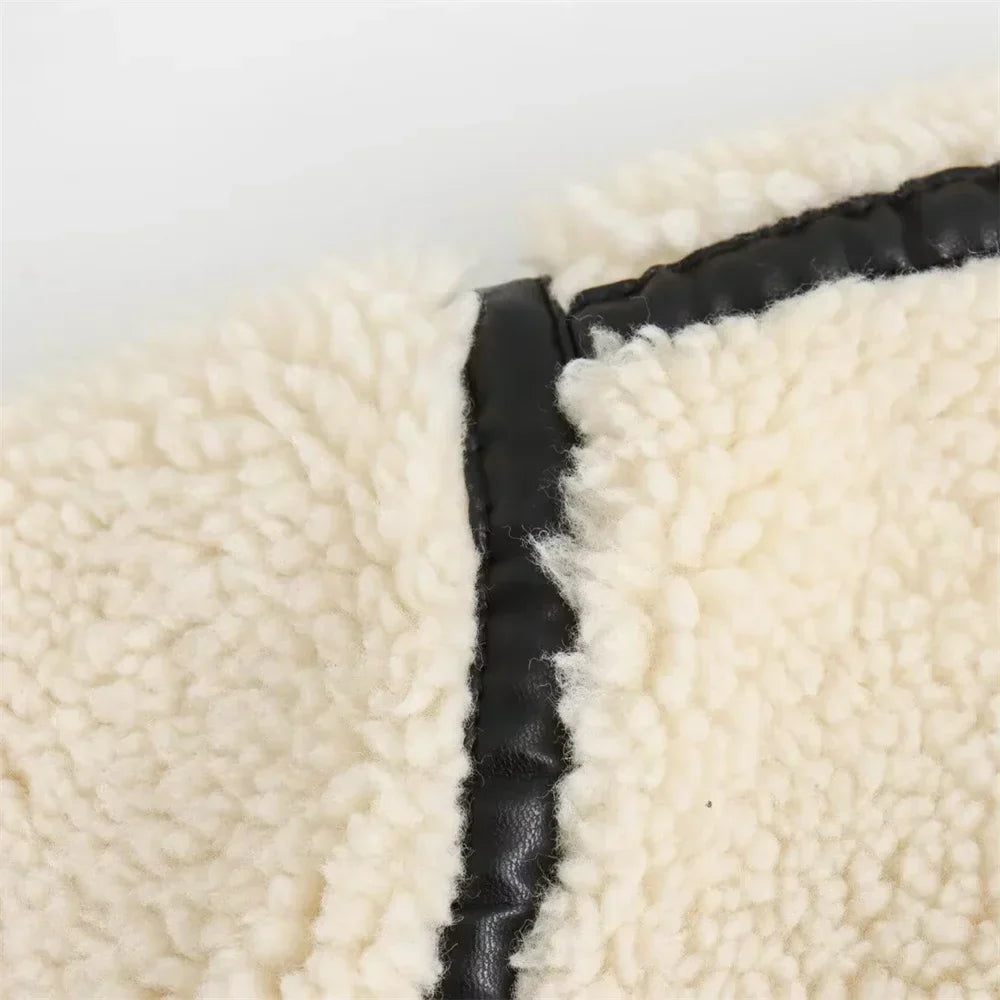 Lune London | Warm and soft Sherpa jacket with collar and zipper for winter