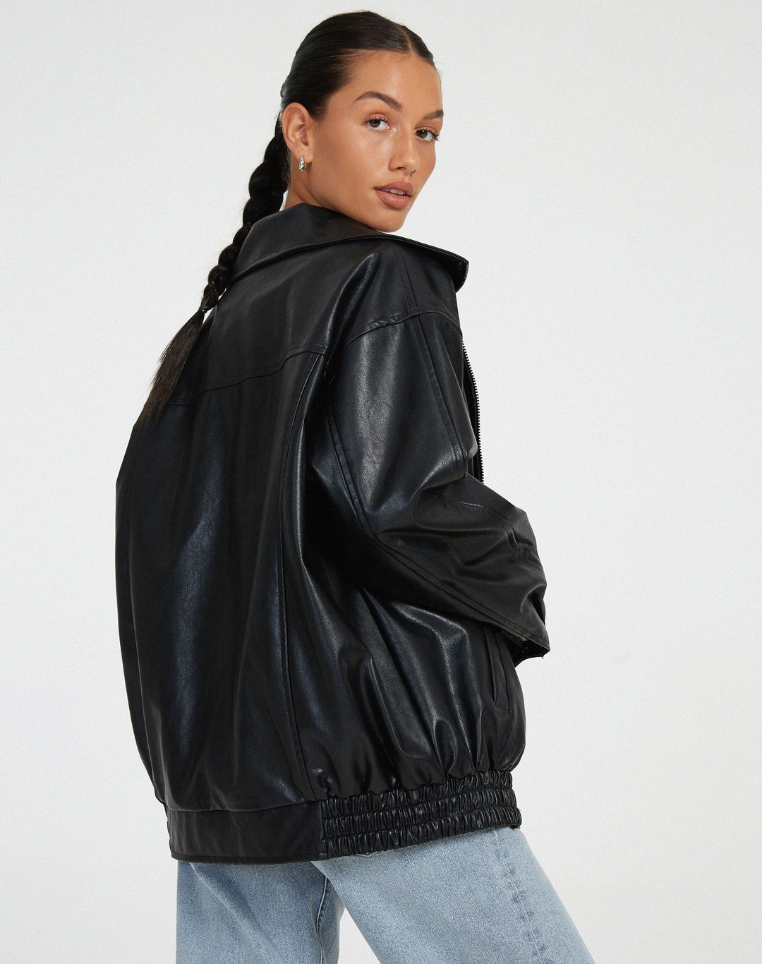 Lune London | Oversized faux leather jacket - Trendy street style look for leisure and everyday wear