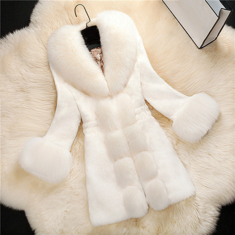 Lune London | Winter Long with Contrast Collar for Women Ideal for The Cold Season