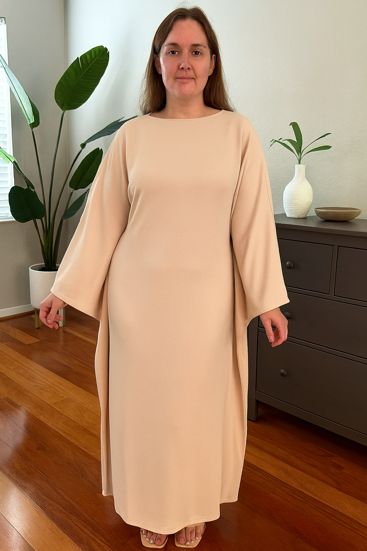 Chic Und Stil | Elegant Maxi Dress with Round Neckline & Wide Sleeves – Women's Evening Dress with High Waist Long Dress for Festive Occasions