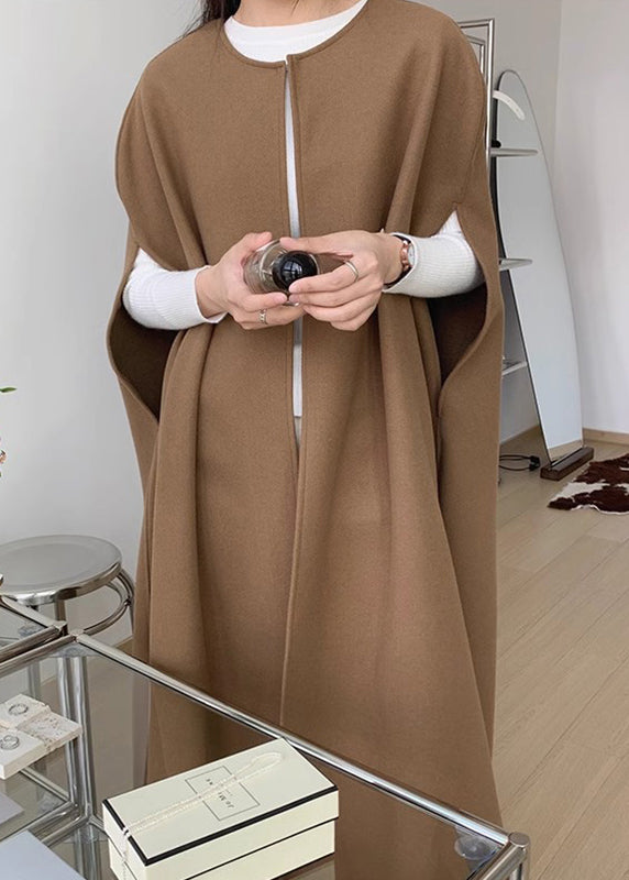 Lune London | Black wool coats with O neckline and relaxed sleeves