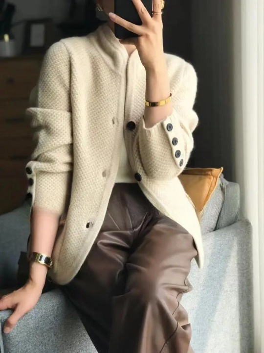 Lune London | Women's Gilet - Casual fit wool blend with button closure