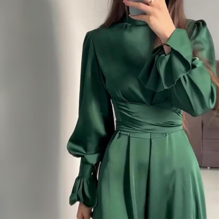 Lune London | The soft and silky dress with long sleeves