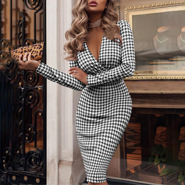 Lune London | Cocktail Dress with V-Neck for Women's Formal Wear