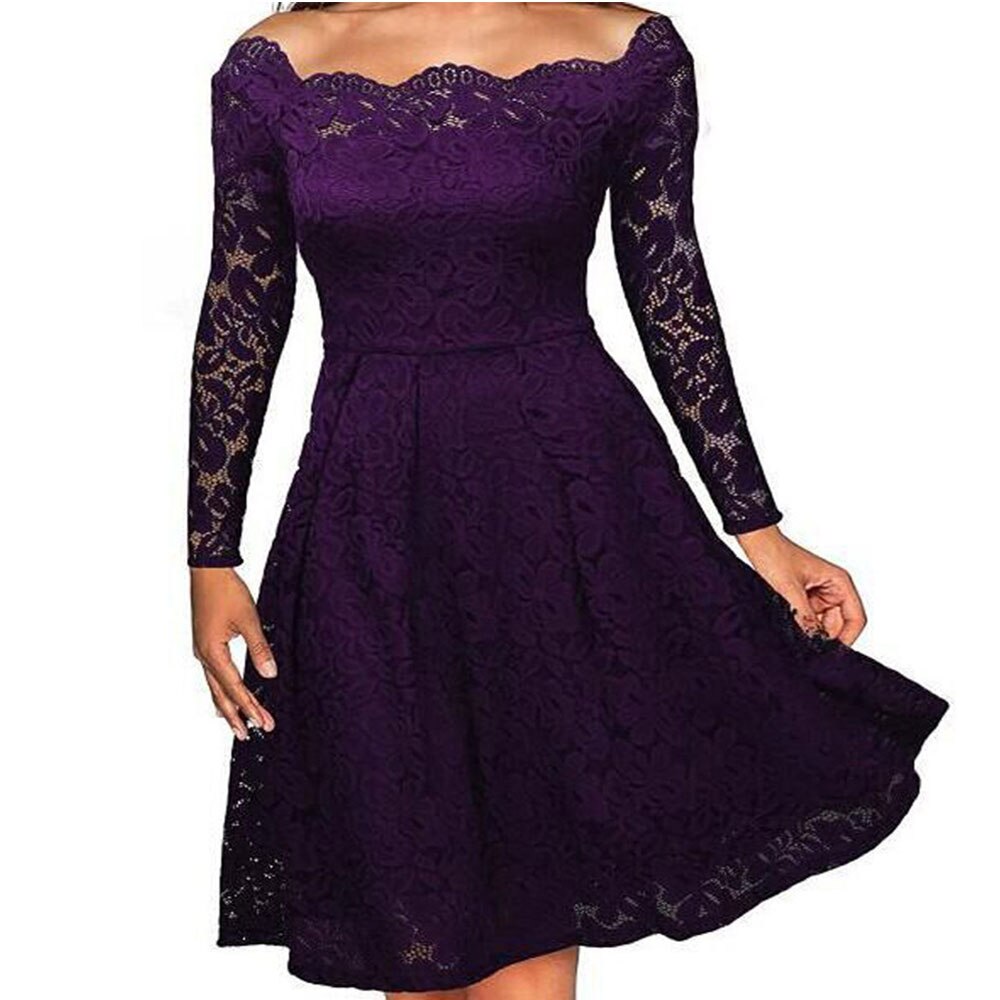 Lune London | Lace dress with a slit at the neckline and sleeves