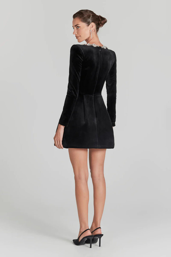 Lune London | Elegant velvet dress with square collar