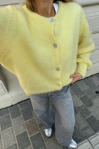 Lune London | Women's Classic Knitted Cardigan with Buttons and Long Sleeves