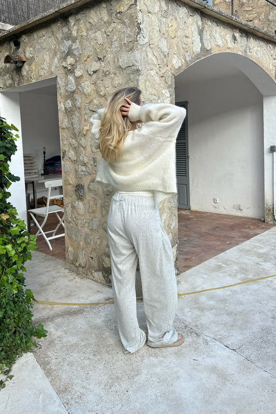 Lune London | Women's Classic Knitted Cardigan with Buttons and Long Sleeves