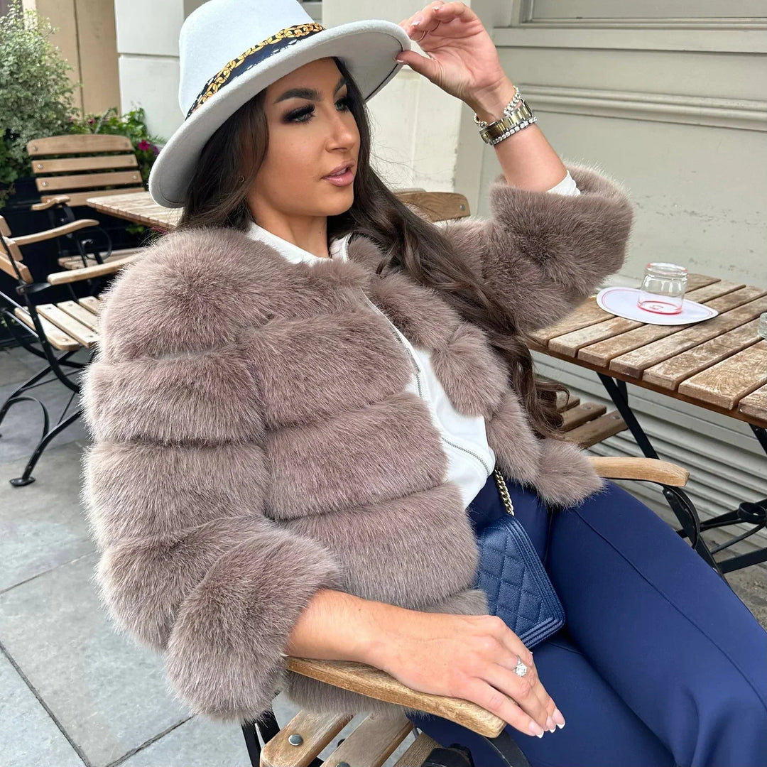 Chic Und Stil | Warm Short Fluffy Jacket Faux Fur Coat for Women