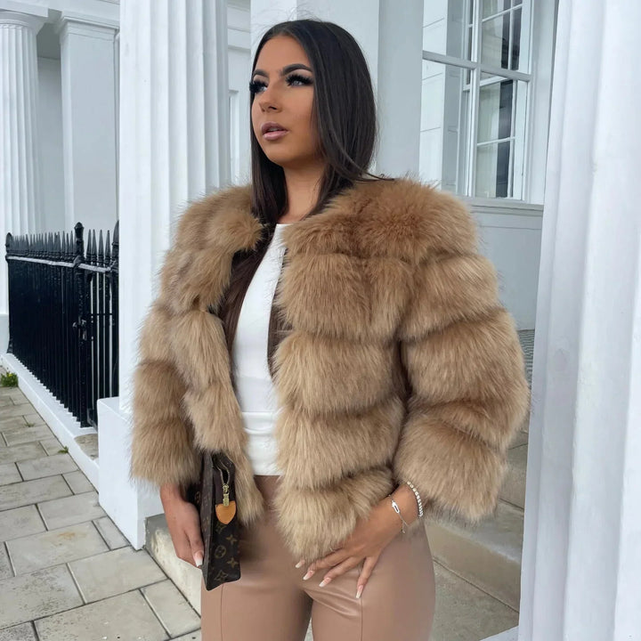 Chic Und Stil | Warm Short Fluffy Jacket Faux Fur Coat for Women