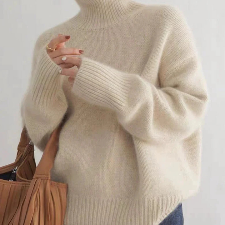 Chic Und Stil | Luxurious Cashmere Turtleneck Sweater for Women Amelia