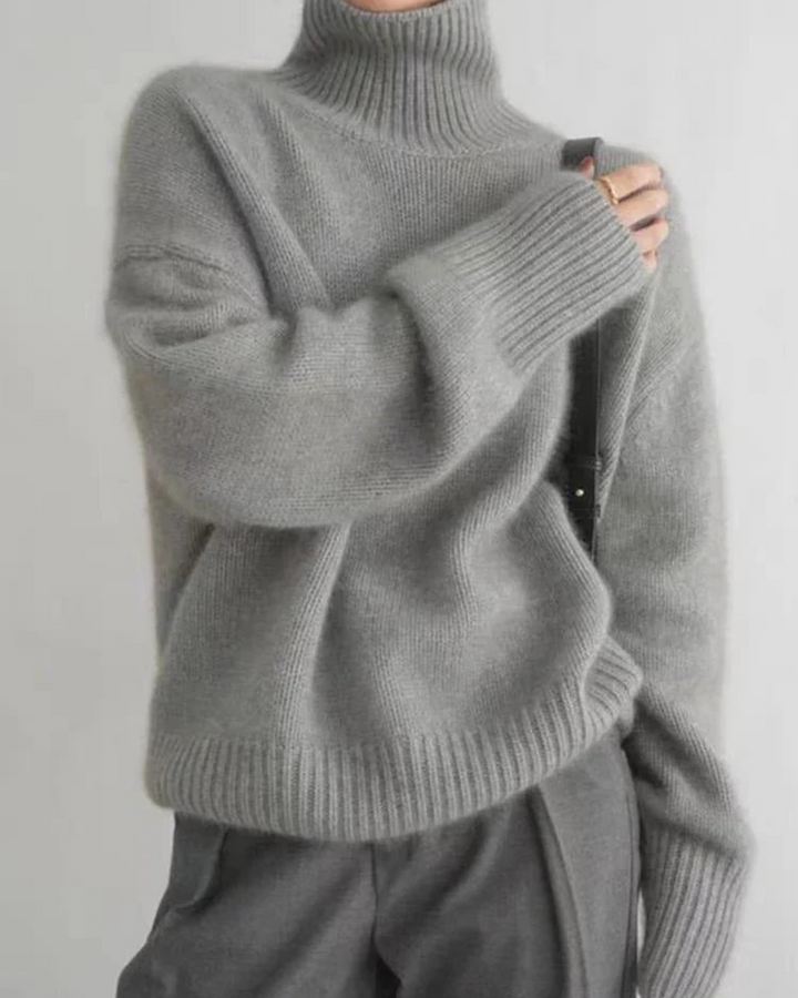Chic Und Stil | Luxurious Cashmere Turtleneck Sweater for Women Amelia