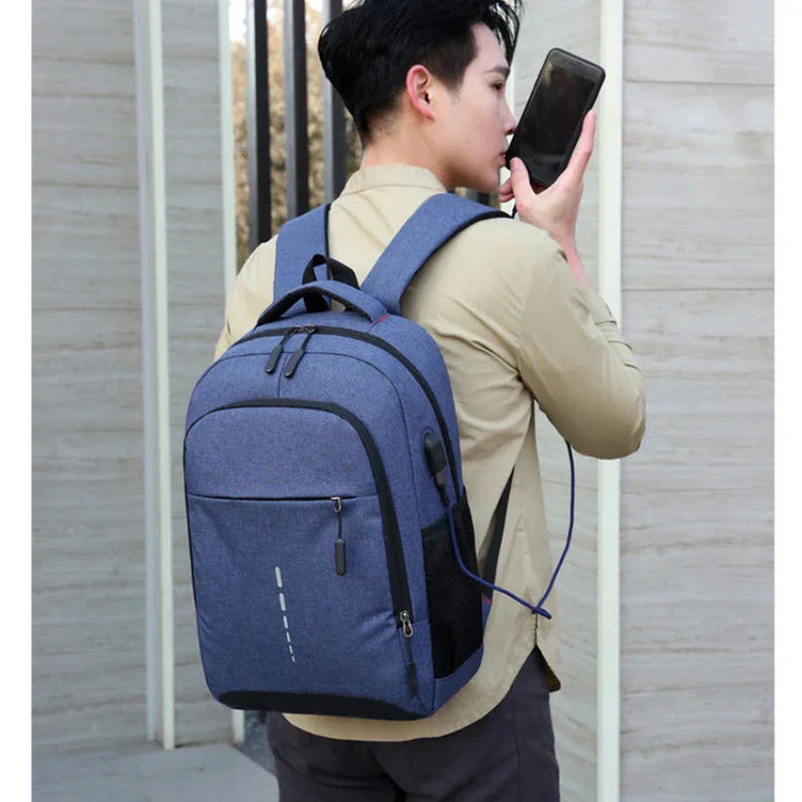 Lune London | RAYMOND | Ultra-light waterproof backpack for men with back pocket