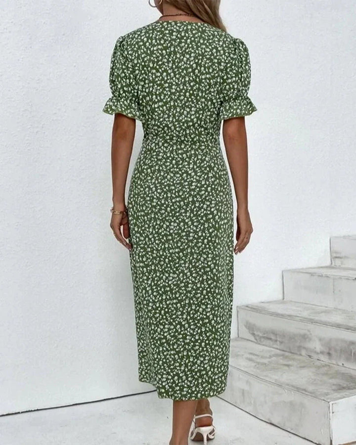 Chic und Stil | Floral Dress with V-Neck