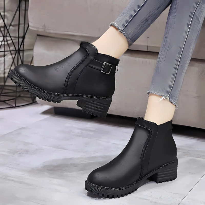 Lune London | Boots - Faux leather - Ankle height - Low block heel - Profile sole