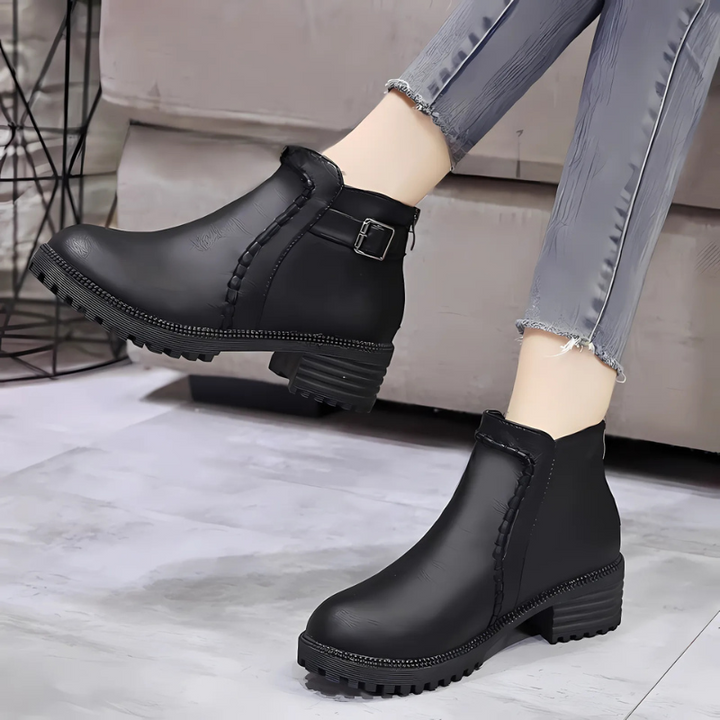 Lune London | Boots - Faux leather - Ankle height - Low block heel - Profile sole
