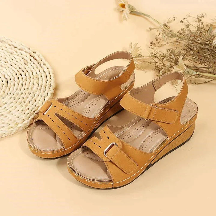 Lune London | Orthopedic Sandals Comfortable Hiking Shoes That You Want to Wear All Day