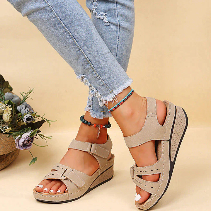 Lune London | Orthopedic Sandals Comfortable Hiking Shoes That You Want to Wear All Day