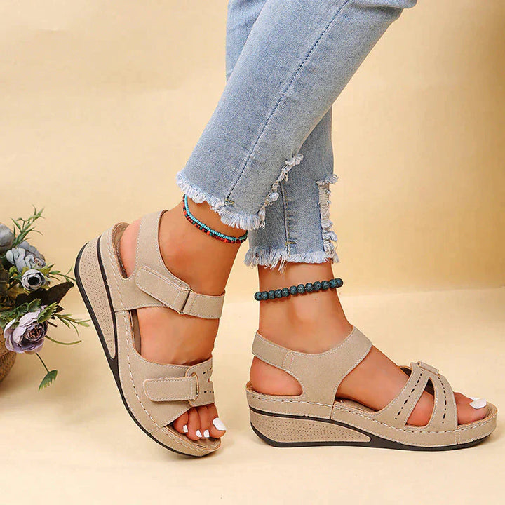 Lune London | Orthopedic Sandals Comfortable Hiking Shoes That You Want to Wear All Day