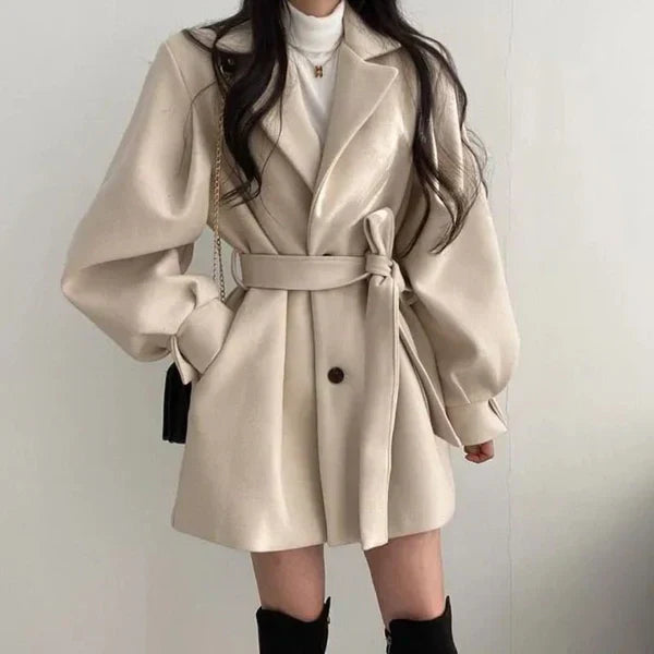 Lune London | More elegant, figure-hugging women's coat