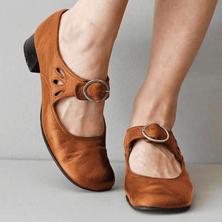 Lune London | The unique and comfortable sandal