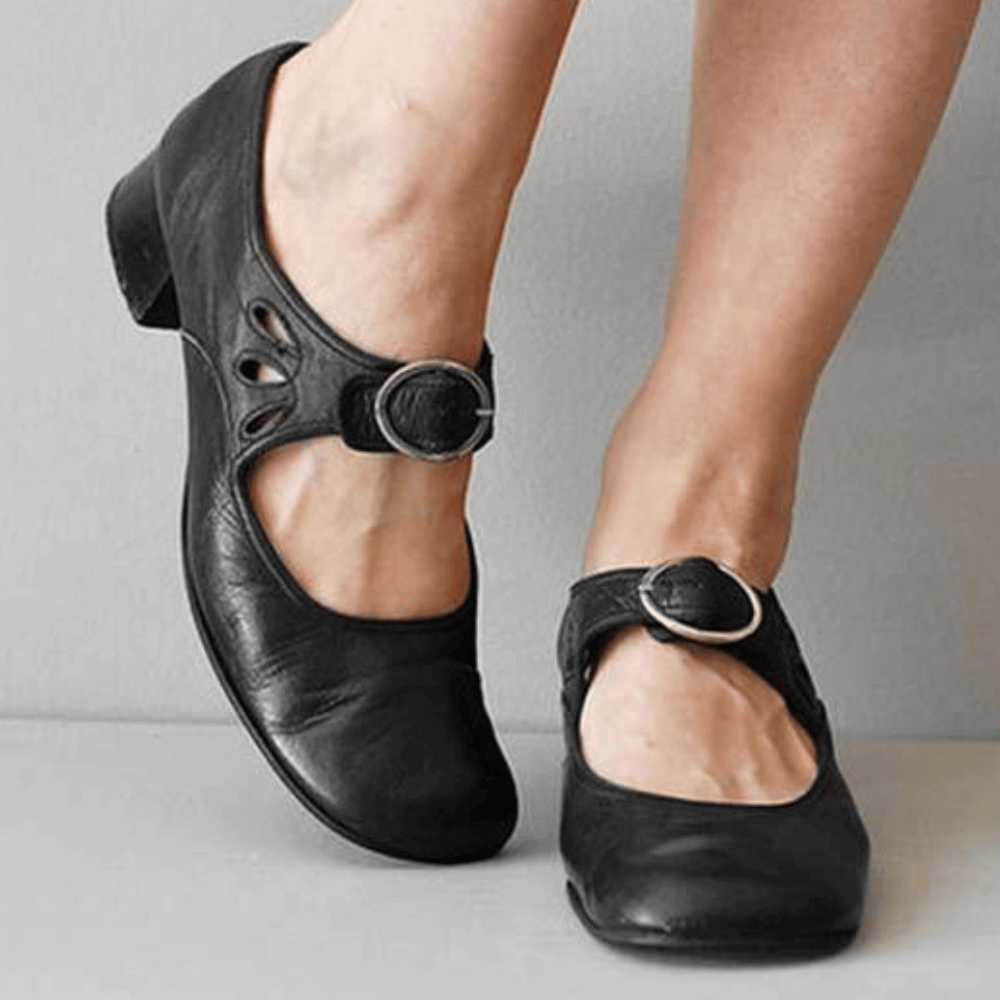 Lune London | The unique and comfortable sandal