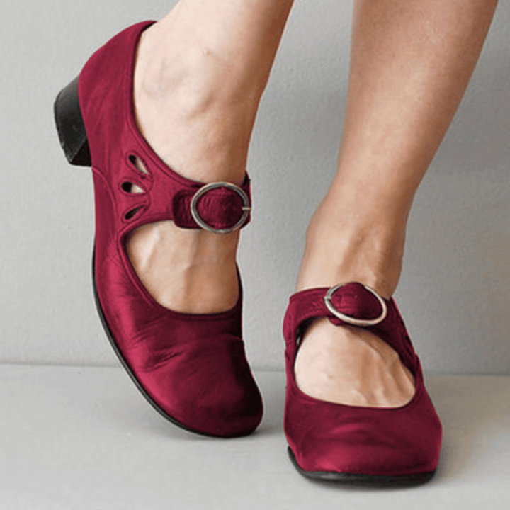 Lune London | The unique and comfortable sandal