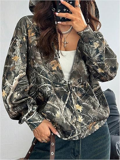 Veste à capuche pour femme avec motif camouflage et coupe ample Chic & Stil