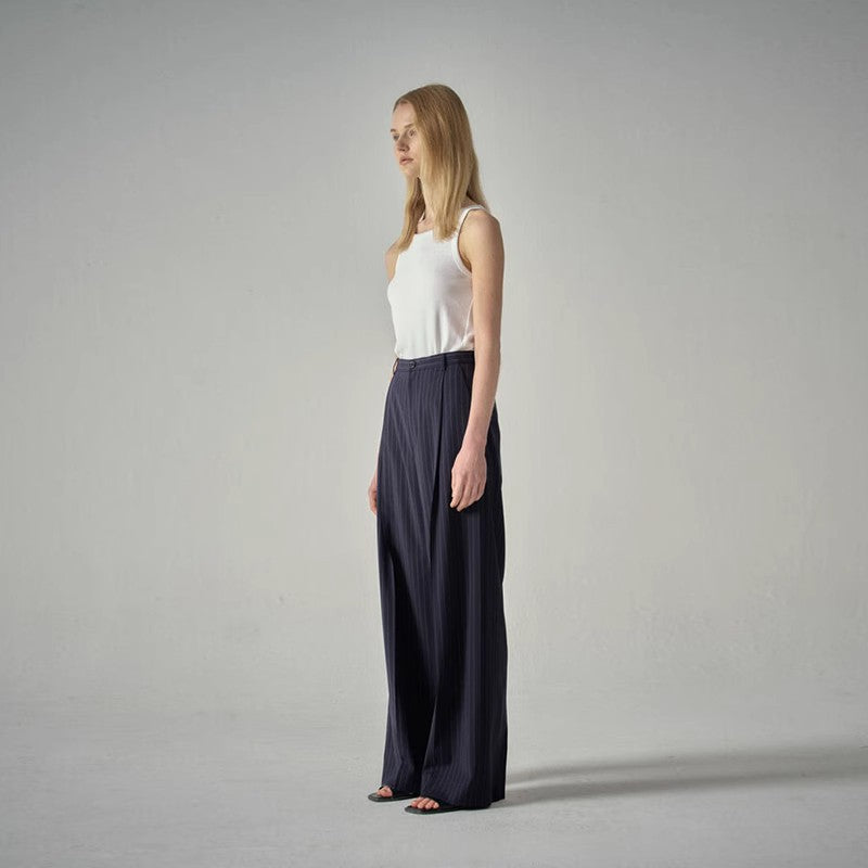 Pantalons en tissu élégants pour femmes avec des jambes larges et des rayures Chic & Stil