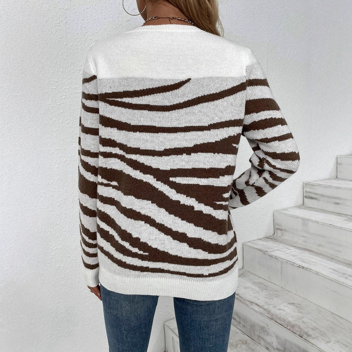 Comfortable knitted sweater for women with a modern zebra stripe pattern and a comfortable fit Lune London