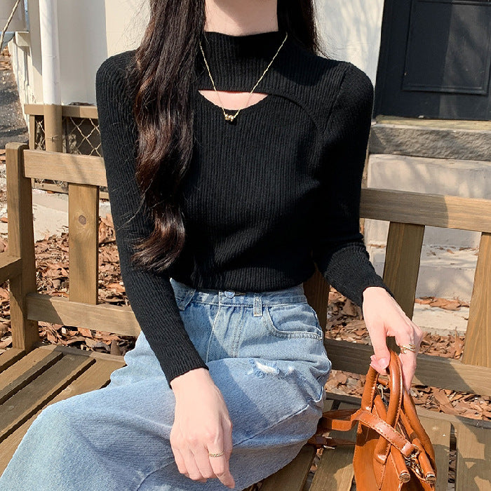 Ladies elegant long sleeve top with stylish V-neck and ribbed texture Chic & Stil