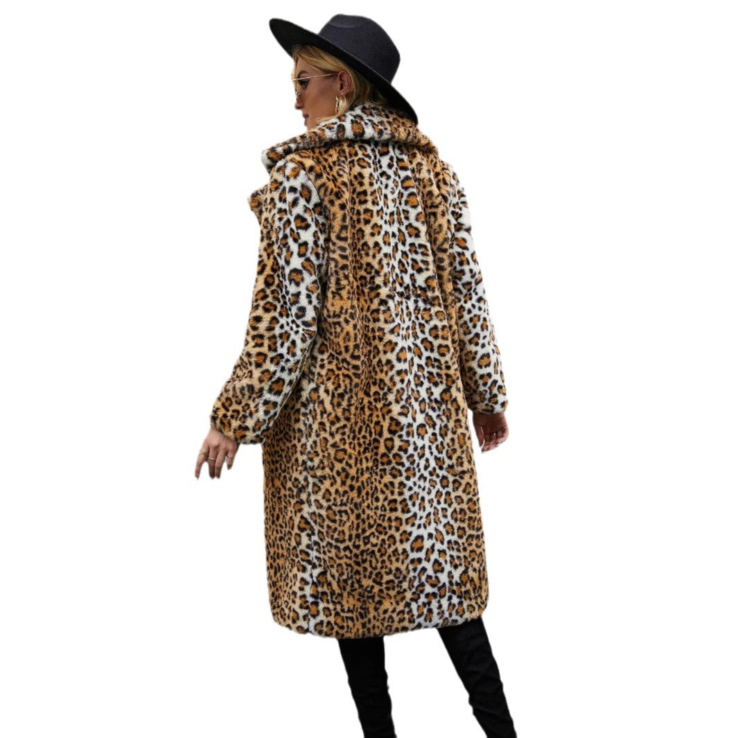 Long coat for women with leopard pattern and soft faux fur Lune London