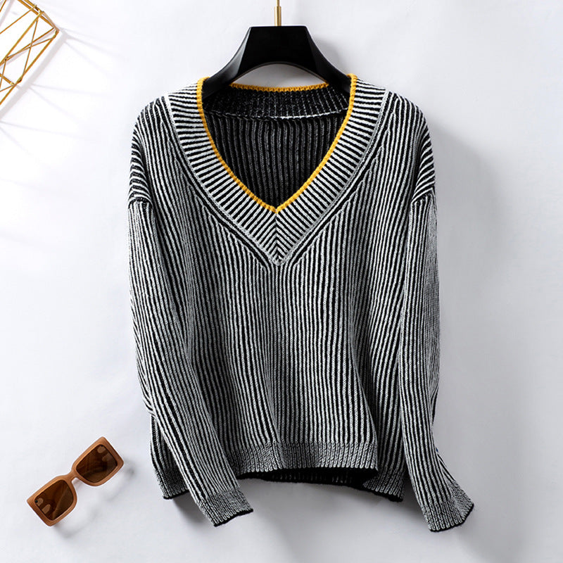 Knitted pullover for women with V-neck and striped design Lune London