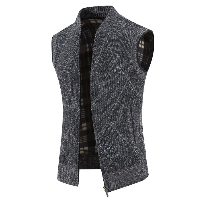 Men's knitted cardigan with a modern cable pattern and a practical zipper Lune London