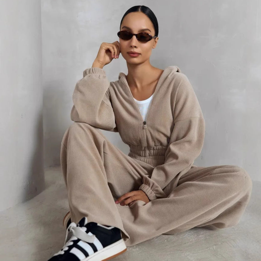 Cropped sweatshirt jacket for women with high collar and elastic waist Lune London