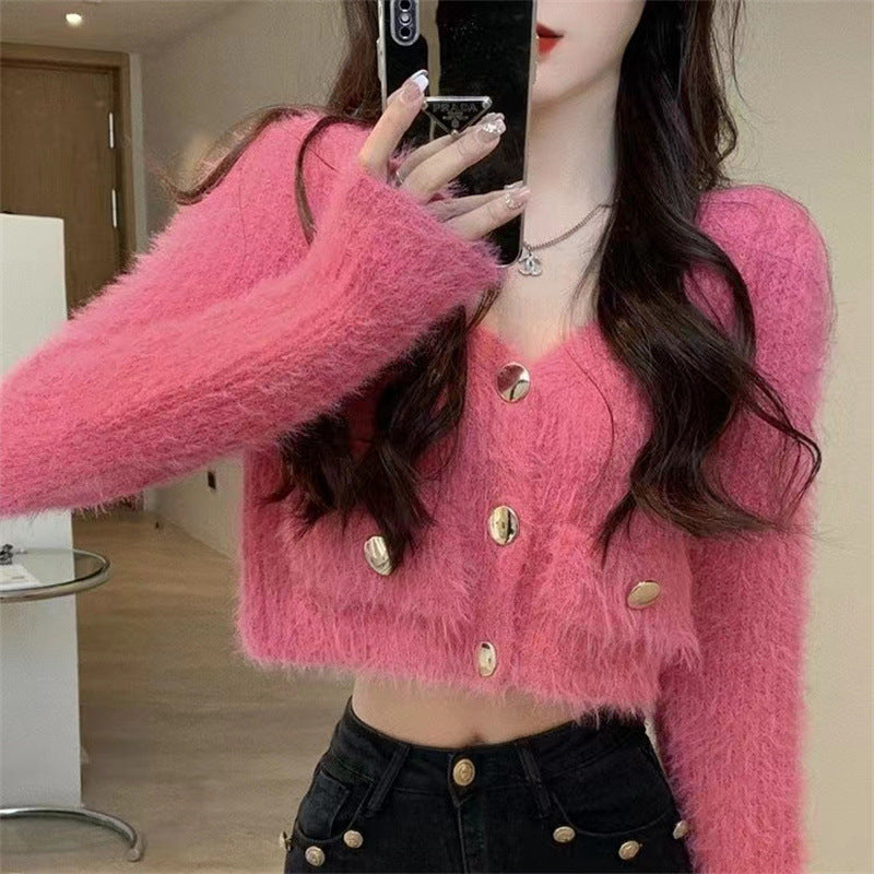 Cardigan en peluche pour femmes avec col en V et boutons décoratifs Chic & Stil