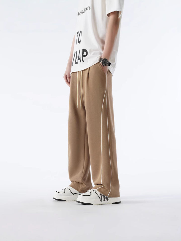Chic and stylish casual sports pants for men with side accents