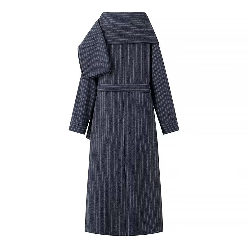 Wrap coat for women with elegant collar and belt Lune London