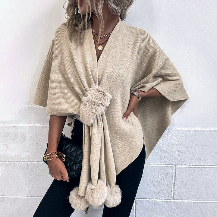 Elegant poncho for ladies with luxurious faux fur trim Lune London