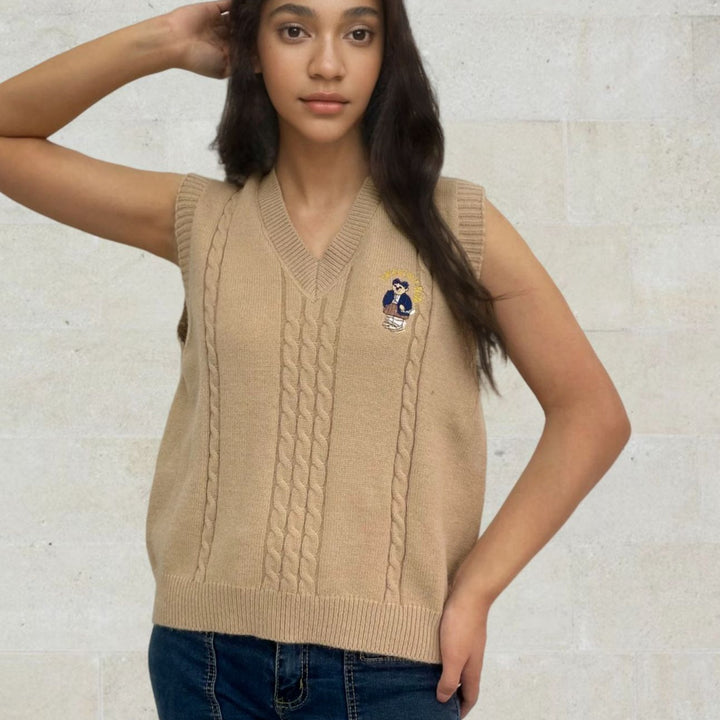 Knitted vest for women with V-neck and embossed pattern Lune London