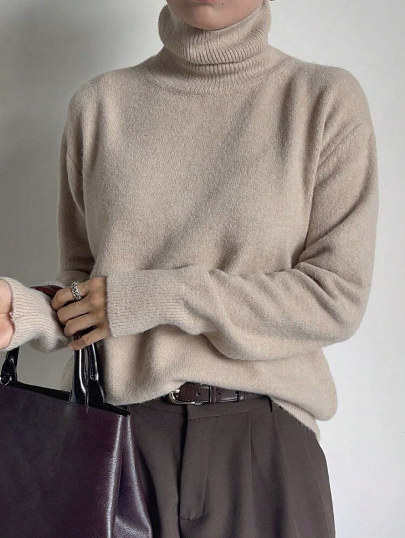 Ladies elegant turtleneck sweater in fine wool Lune London
