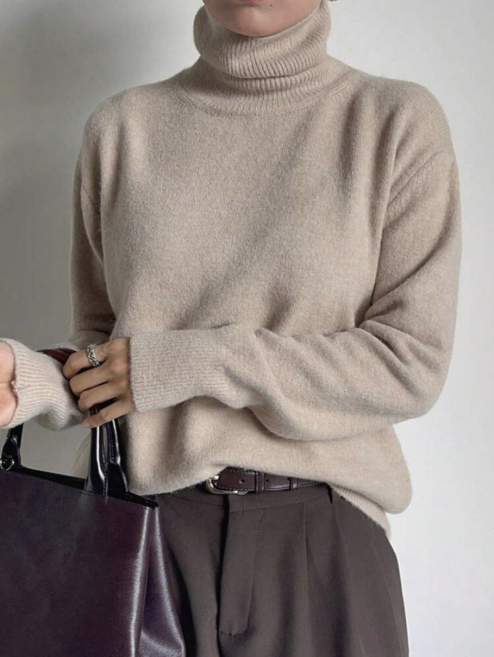 Ladies elegant turtleneck sweater in fine wool Lune London