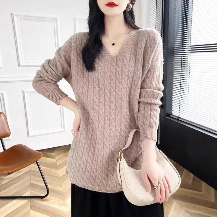 Women chunky knit sweater with V-neck and relaxed fit Lune London