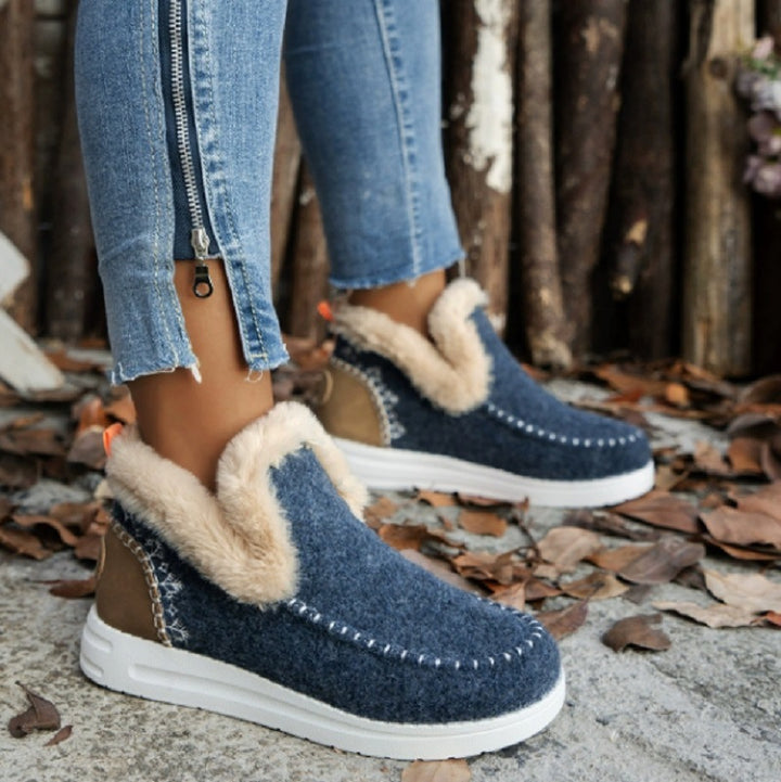 Ladies comfortable fleece slippers with warm lining and non-slip sole Lune London