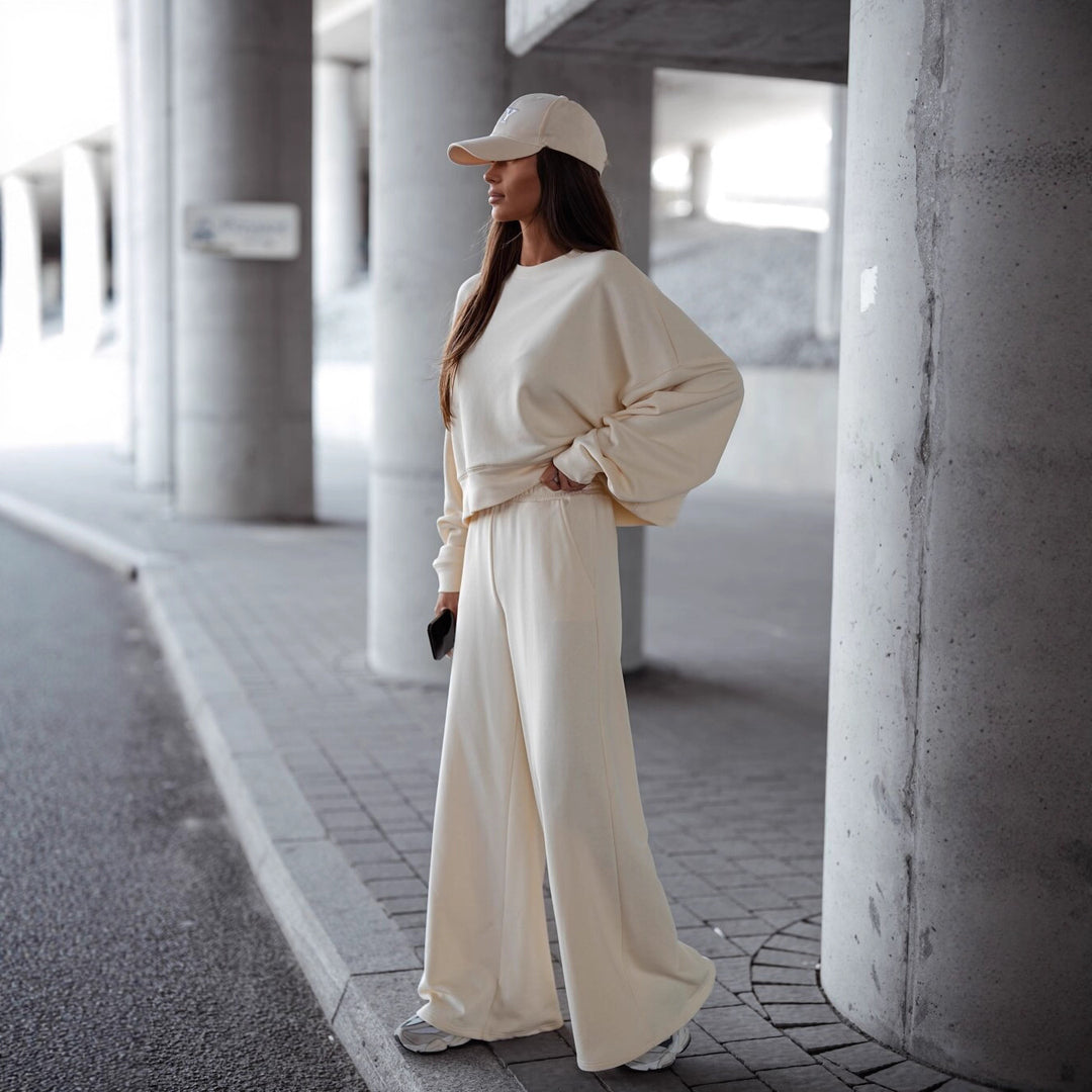 Women Oversized Comfortable Loungewear Set with Loose Fit and Oversized Collar Lune London